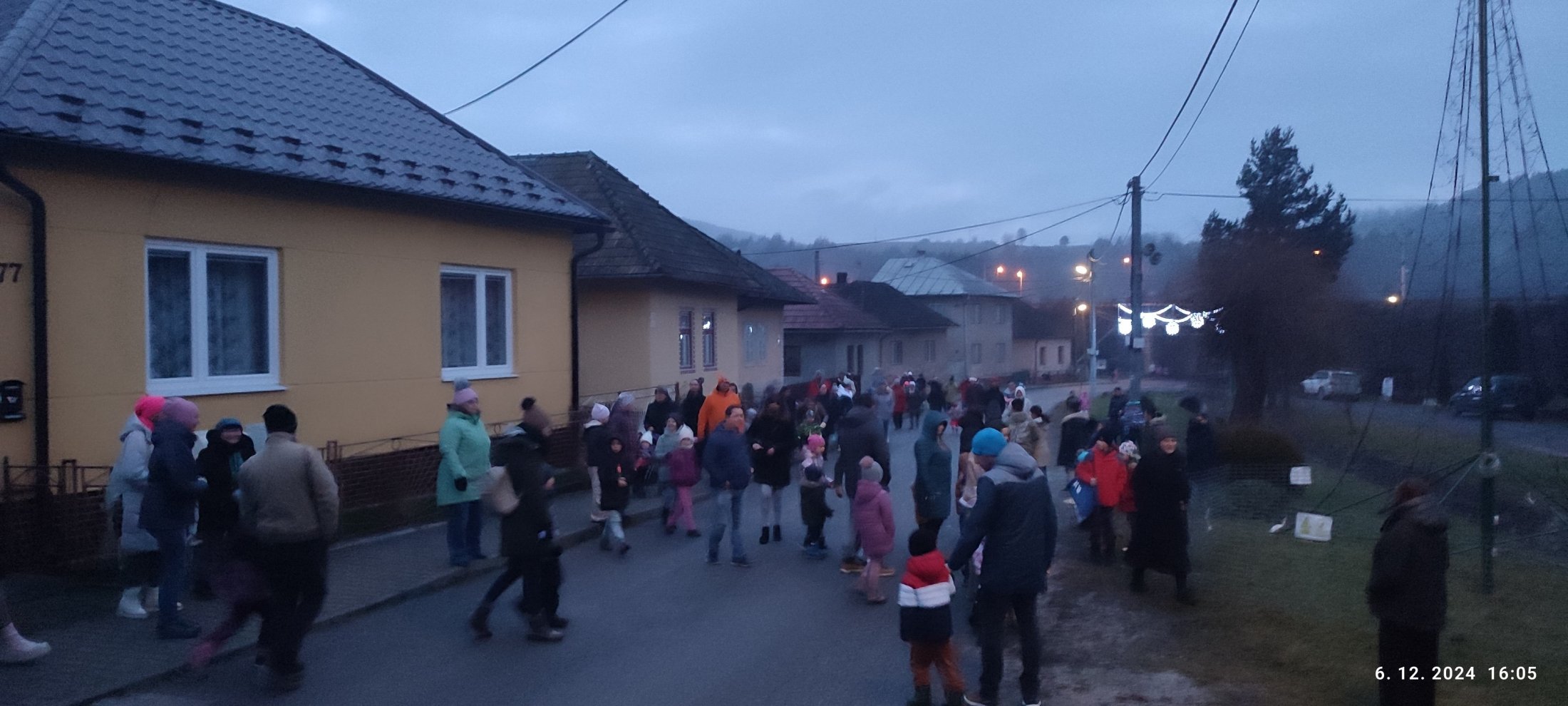 Mikuláš a rozsvietenie vianočného stromčeka - foto 6