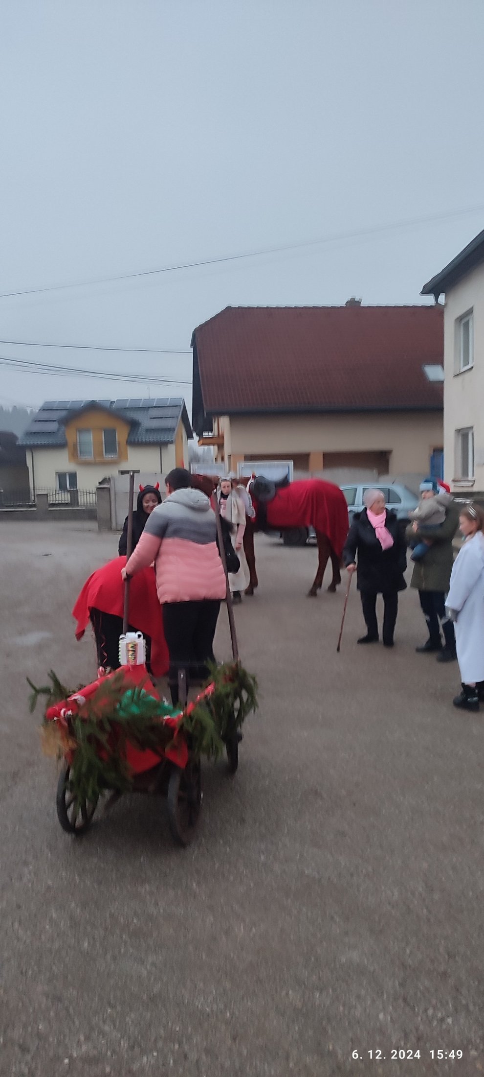 Mikuláš a rozsvietenie vianočného stromčeka - foto 7