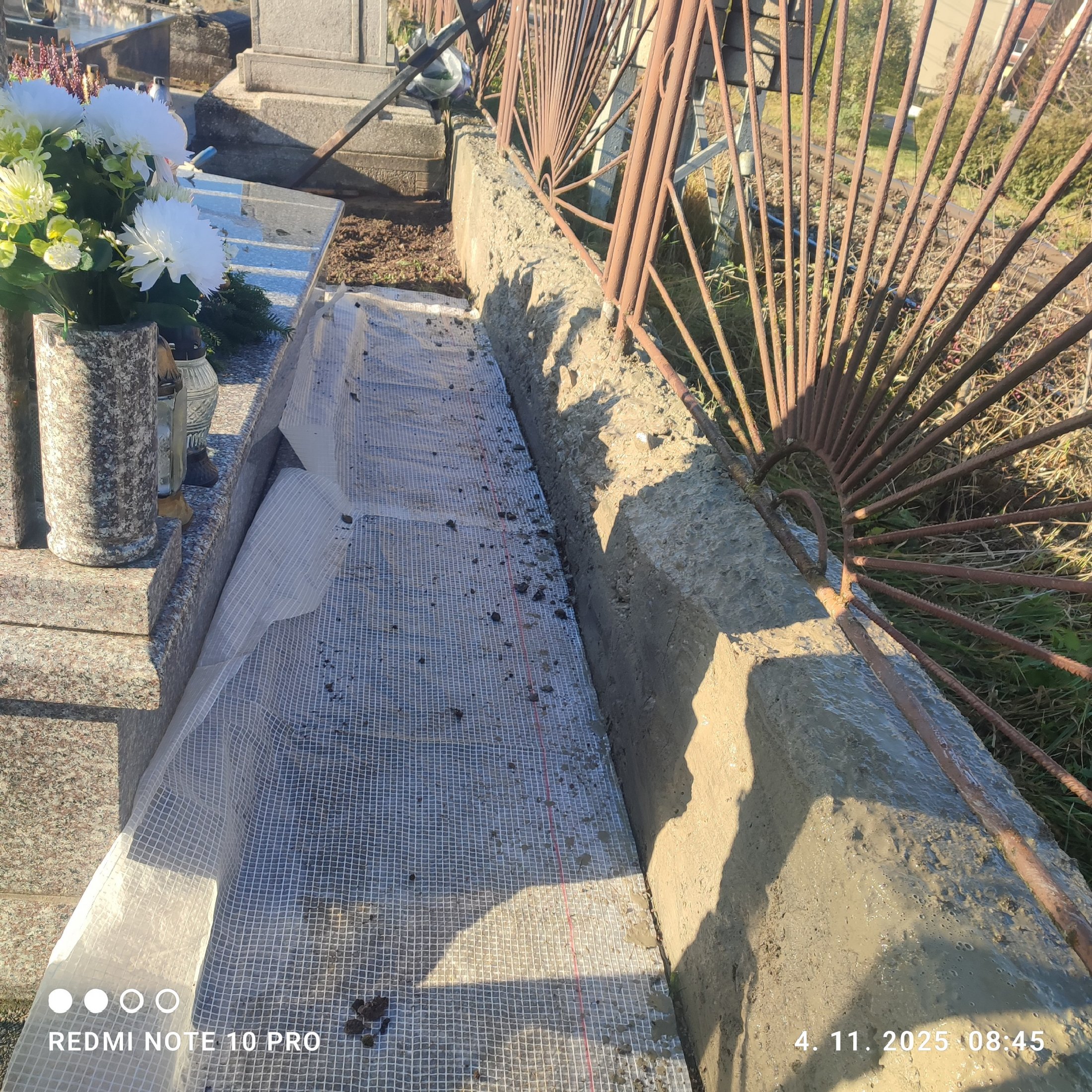 Oplotenie cintorína - foto 5